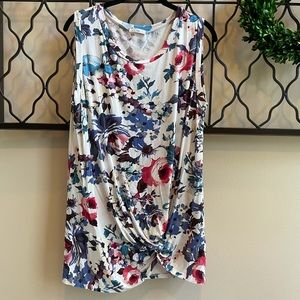 White floral tank with twist front detail, size L